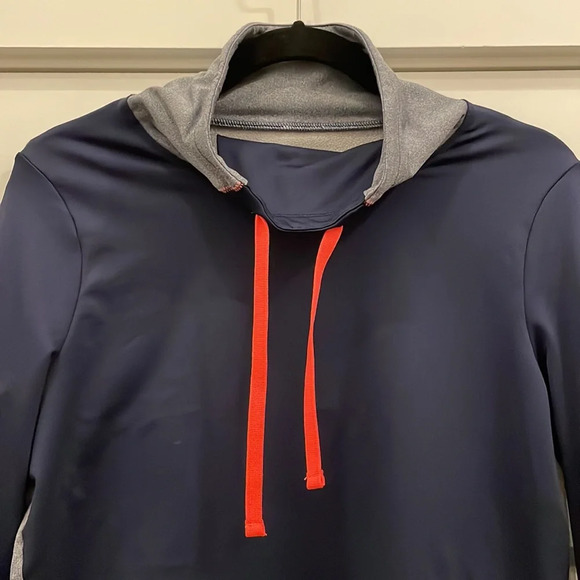 Women’s Under Armour sweatshirt size medium‎ navy/gray - Picture 2 of 10